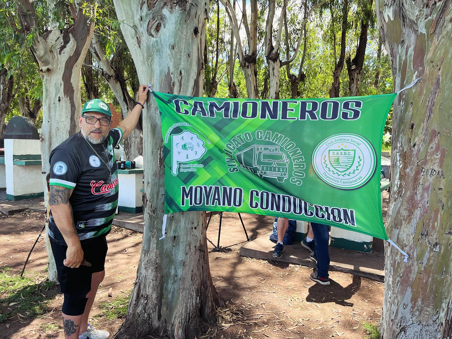 En una hermosa jornada de sol y camaradería, nos encontramos con Claudio Arlía, secretario de Deporte del sindicato de Camioneros, quien lideró la organización del torneo de pesca en la Laguna de Monte.