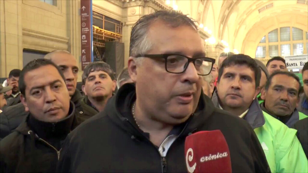 En una entrevista exclusiva, Marcelo Aparicio, secretario gremial de camioneros de Buenos Aires, abordó la situación actual del sector laboral y los logros obtenidos en las recientes negociaciones paritarias.